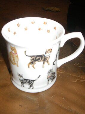 Cooksmart England Fine China Coffee Tea Mug Cats Ring of Paw Prints